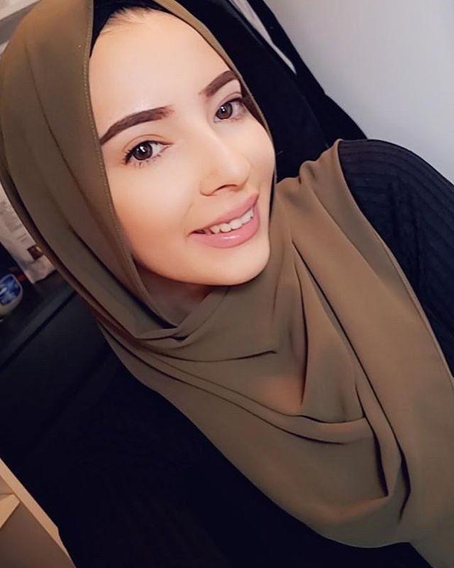 Divinity Plain Chiffon Hijab in... - Divinity Collection